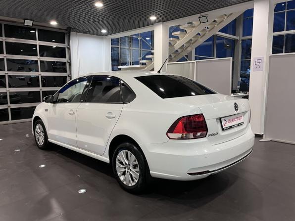 Volkswagen Polo V Рестайлинг с пробегом 2016 года, цена 880 000 рублей, 212166 км, седан, Автокод Объявления