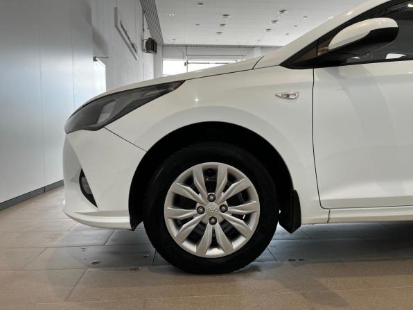 Hyundai Solaris II Рестайлинг с пробегом 2021 года, цена 1 390 000 рублей, 46627 км, седан, Автокод Объявления