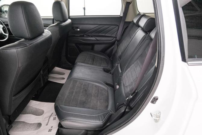 Mitsubishi Outlander III Рестайлинг 3 с пробегом 2018 года, цена 2 339 000 рублей, 109000 км, внедорожник, Автокод Объявления