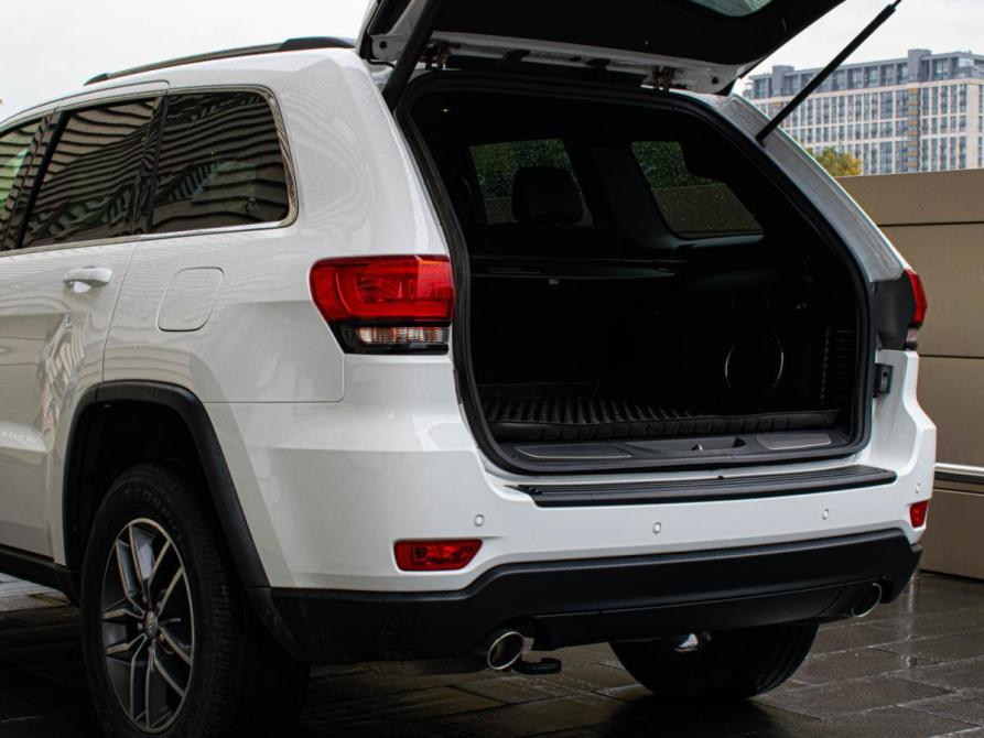 Jeep Grand Cherokee IV (WK2) Рестайлинг Москва  - изображение 21