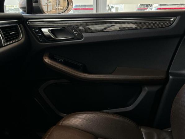 Porsche Macan I с пробегом 2015 года, цена 3 349 000 рублей, 107590 км, внедорожник, Автокод Объявления