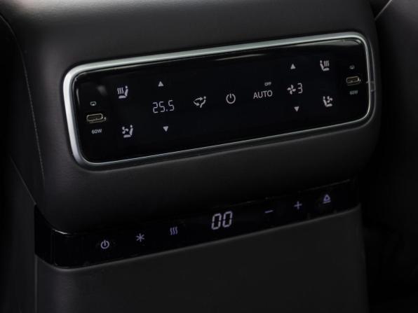 Li Auto (Lixiang) L9 I Рестайлинг с пробегом 2024 года, цена 7 478 000 рублей, 21844 км, внедорожник, Автокод Объявления