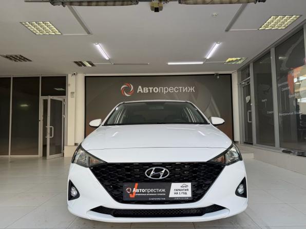 Hyundai Solaris II Рестайлинг с пробегом 2021 года, цена 1 630 000 рублей, 53250 км, седан, Автокод Объявления
