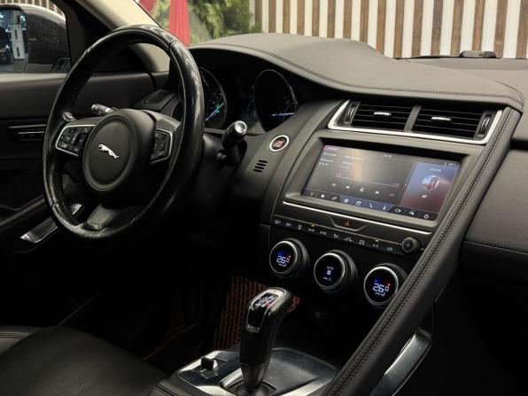 Jaguar E-Pace I с пробегом 2018 года, цена 2 889 999 рублей, 116000 км, внедорожник, Автокод Объявления