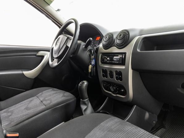 Renault Logan I Рестайлинг с пробегом 2015 года, цена 709 000 рублей, 56764 км, седан, Автокод Объявления