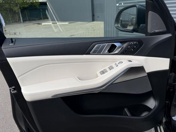 BMW X7 I (G07) Рестайлинг с пробегом 2025 года, цена 13 890 000 рублей, 11000 км, внедорожник, Автокод Объявления