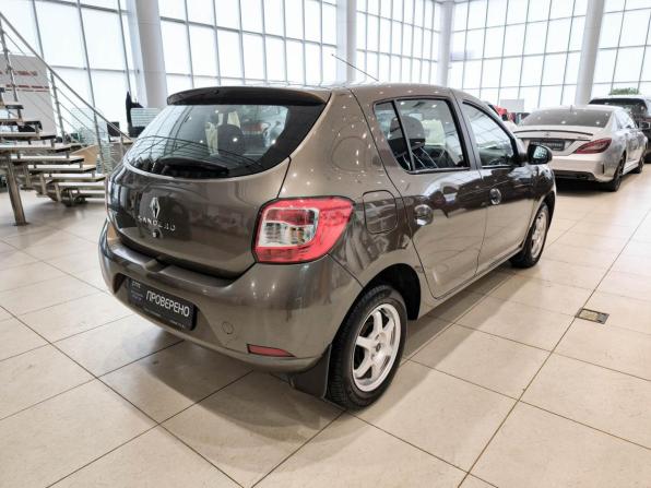 Renault Sandero II Рестайлинг с пробегом 2018 года, цена 899 000 рублей, 73712 км, хэтчбек, Автокод Объявления