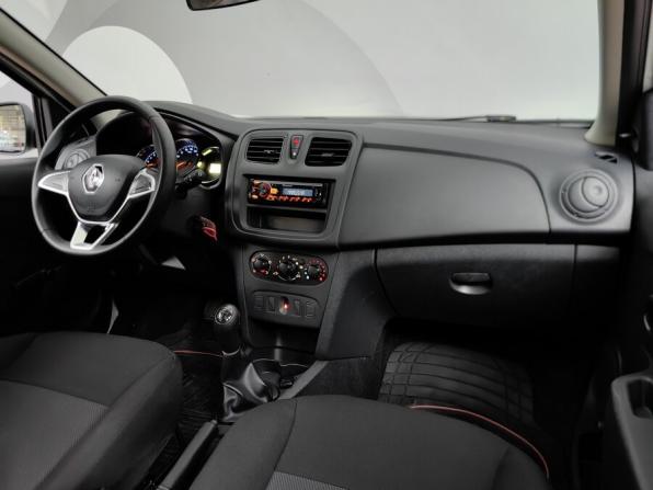 Renault Sandero II Рестайлинг с пробегом 2019 года, цена 898 000 рублей, 105314 км, хэтчбек, Автокод Объявления