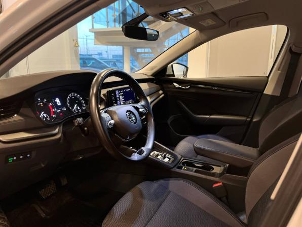 Skoda Octavia IV (A8) с пробегом 2021 года, цена 2 430 000 рублей, 102482 км, лифтбек, Автокод Объявления