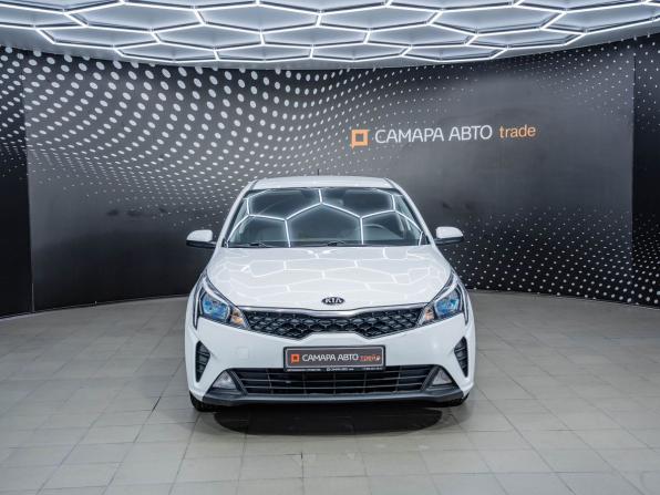 Kia Rio IV Рестайлинг с пробегом 2021 года, цена 1 429 000 рублей, 139023 км, седан, Автокод Объявления