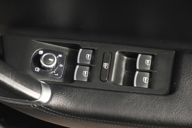 Volkswagen Passat B7 с пробегом 2013 года, цена 1 299 000 рублей, 70000 км, универсал, Автокод Объявления