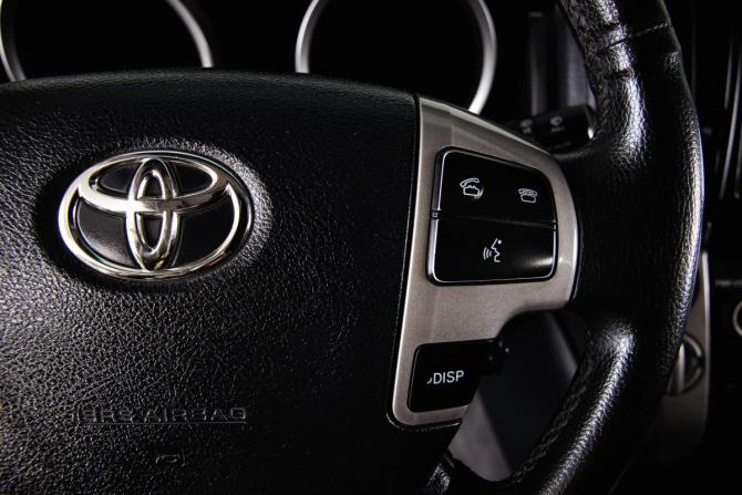 Toyota Land Cruiser 200 Series с пробегом 2008 года, цена 2 399 000 рублей, 500000 км, внедорожник, Автокод Объявления