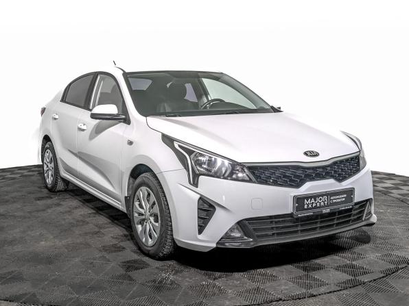 Kia Rio IV Рестайлинг с пробегом 2021 года, цена 1 555 000 рублей, 65500 км, седан, Автокод Объявления