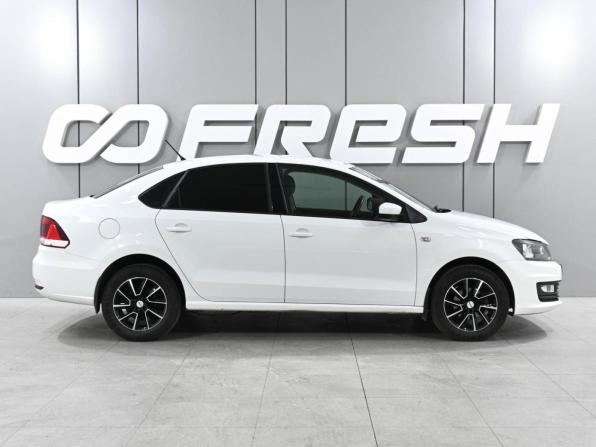 Volkswagen Polo V Рестайлинг с пробегом 2015 года, цена 1 179 000 рублей, 75678 км, седан, Автокод Объявления