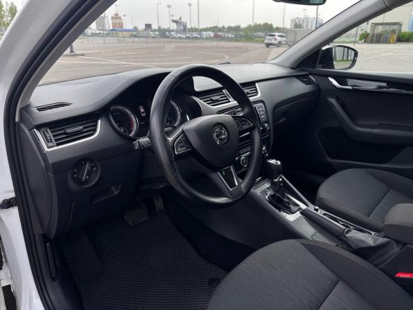 Skoda Octavia III (A7) Рестайлинг с пробегом 2018 года, цена 1 350 000 рублей, 212485 км, лифтбек, Автокод Объявления