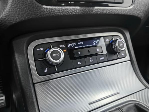 Volkswagen Touareg II Рестайлинг с пробегом 2016 года, цена 3 150 000 рублей, 163684 км, внедорожник, Автокод Объявления