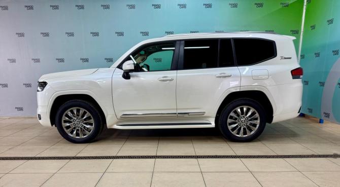 Toyota Land Cruiser 300 Series с пробегом 2022 года, цена 10 590 000 рублей, 54036 км, внедорожник, Автокод Объявления