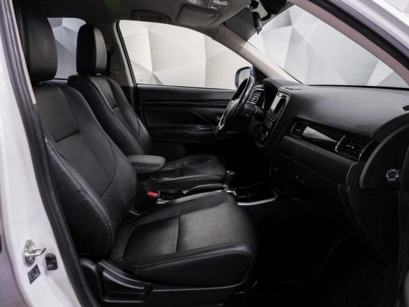 Mitsubishi Outlander III Рестайлинг 2 с пробегом 2017 года, цена 2 300 000 рублей, 67400 км, внедорожник, Автокод Объявления