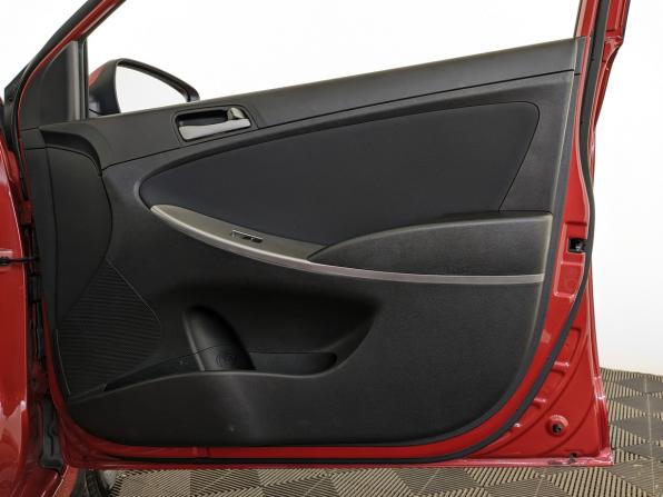 Hyundai Solaris I Рестайлинг с пробегом 2015 года, цена 1 100 000 рублей, 105150 км, седан, Автокод Объявления