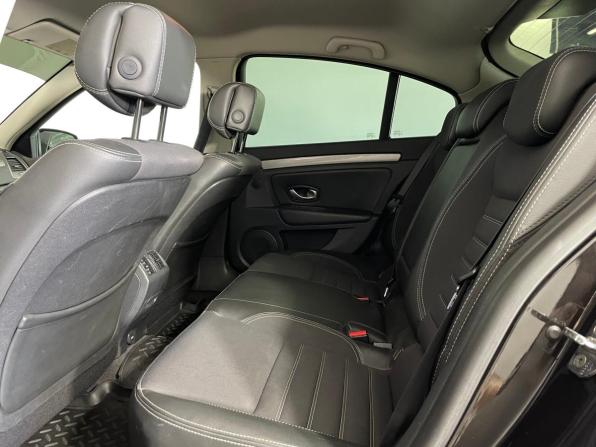 Renault Laguna III Рестайлинг с пробегом 2011 года, цена 685 000 рублей, 238042 км, лифтбек, Автокод Объявления