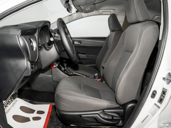 Toyota Corolla XI (E160 E170 E180) Рестайлинг 1 с пробегом 2016 года, цена 1 730 500 рублей, 97360 км, седан, Автокод Объявления