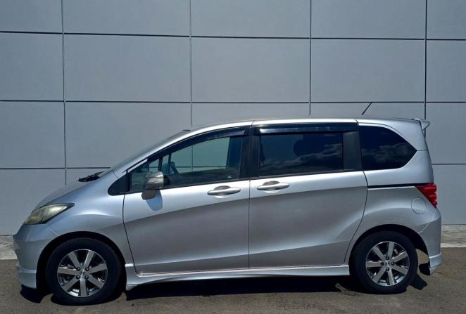 Honda Freed I с пробегом 2010 года, цена 1 115 000 рублей, 113375 км, компактвэн, Автокод Объявления