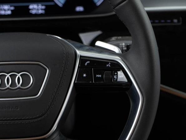 Audi A8 IV (D5) Рестайлинг с пробегом 2025 года, цена 10 198 977 рублей, 1781 км, седан, Автокод Объявления