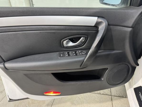 Renault Laguna III с пробегом 2008 года, цена 499 800 рублей, 291000 км, лифтбек, Автокод Объявления