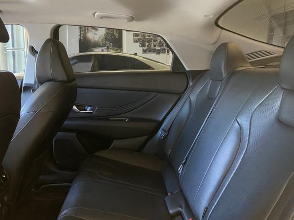 Hyundai Elantra VII (CN7) Рестайлинг с пробегом 2023 года, цена 1 870 000 рублей, 24000 км, седан, Автокод Объявления