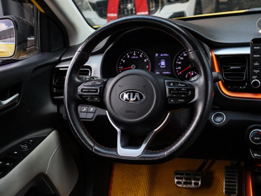 Kia Stonic I Москва  - изображение 11