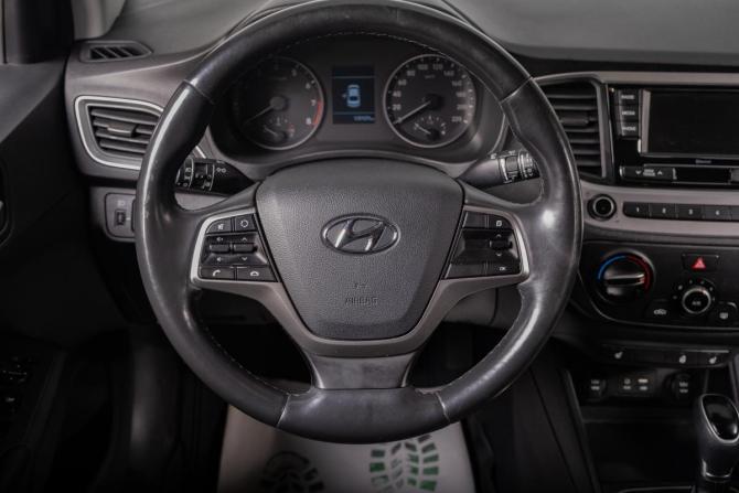 Hyundai Solaris II с пробегом 2017 года, цена 1 239 000 рублей, 105000 км, седан, Автокод Объявления