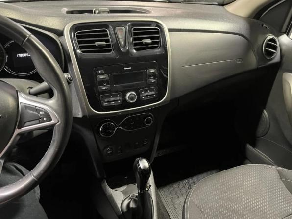 Renault Logan II Рестайлинг с пробегом 2021 года, цена 590 000 рублей, 178085 км, седан, Автокод Объявления