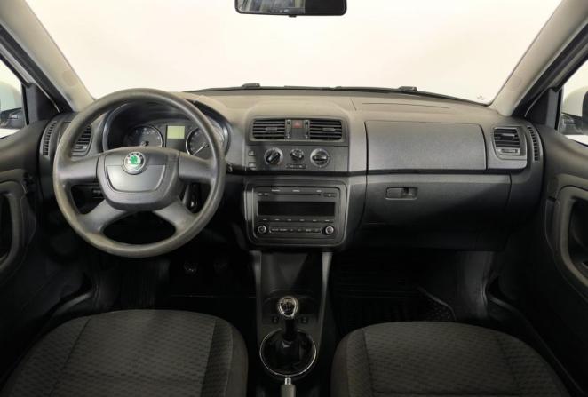 Skoda Fabia II Рестайлинг с пробегом 2011 года, цена 594 000 рублей, 198000 км, хэтчбек, Автокод Объявления