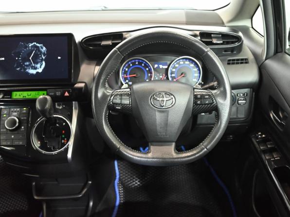 Toyota Wish II Рестайлинг с пробегом 2012 года, цена 1 680 000 рублей, 127962 км, минивэн, Автокод Объявления