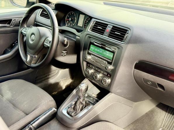 Volkswagen Jetta VI с пробегом 2012 года, цена 690 000 рублей, 271261 км, седан, Автокод Объявления