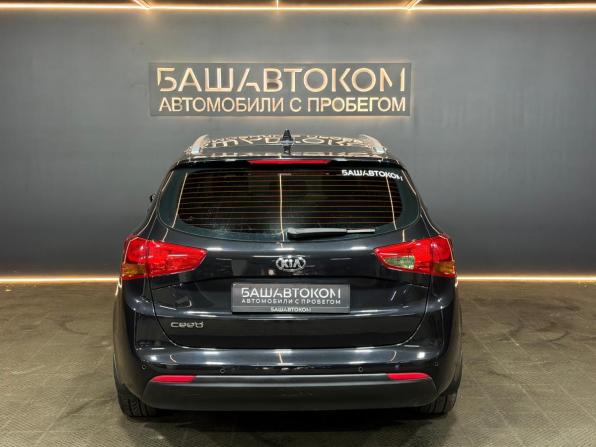 Kia Ceed II Рестайлинг с пробегом 2018 года, цена 1 304 000 рублей, 151372 км, универсал, Автокод Объявления
