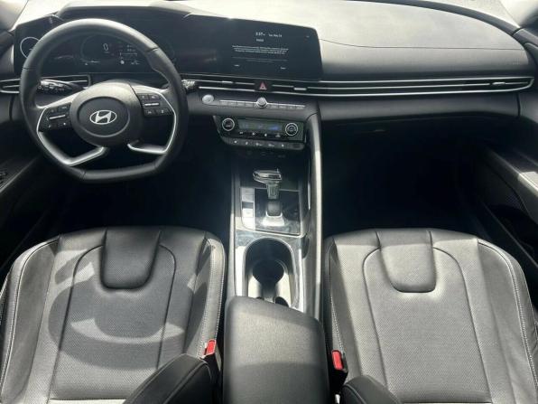 Hyundai Elantra VII (CN7) Рестайлинг с пробегом 2023 года, цена 2 575 800 рублей, 20718 км, седан, Автокод Объявления