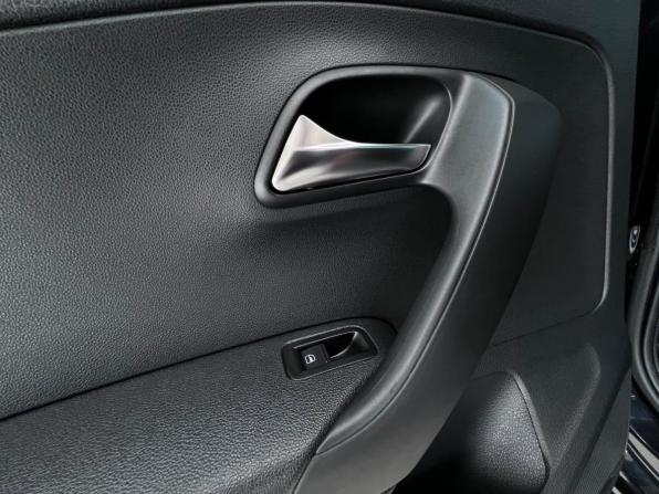Volkswagen Polo V Рестайлинг с пробегом 2019 года, цена 1 630 000 рублей, 57888 км, седан, Автокод Объявления