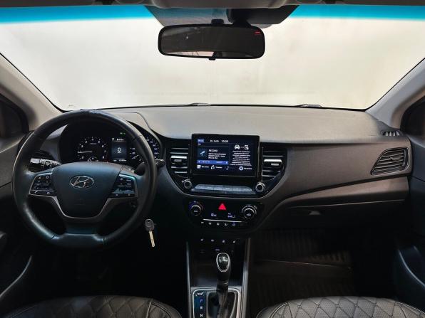 Hyundai Solaris II Рестайлинг с пробегом 2021 года, цена 1 420 000 рублей, 121302 км, седан, Автокод Объявления