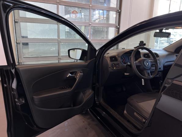 Volkswagen Polo V с пробегом 2014 года, цена 970 000 рублей, 153165 км, седан, Автокод Объявления