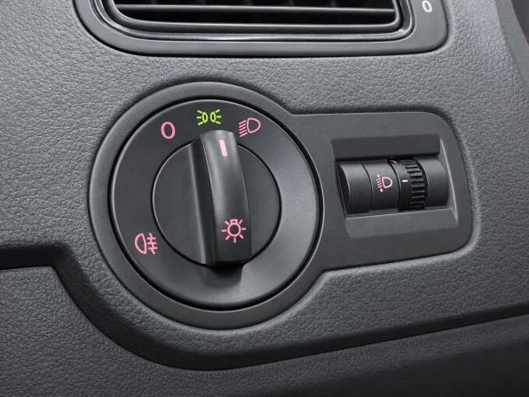 Volkswagen Polo V Рестайлинг с пробегом 2018 года, цена 1 139 000 рублей, 53791 км, седан, Автокод Объявления