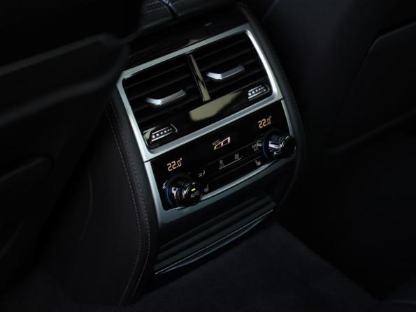BMW 7 серии VI (G11/G12) Рестайлинг с пробегом 2020 года, цена 4 999 000 рублей, 134314 км, седан, Автокод Объявления