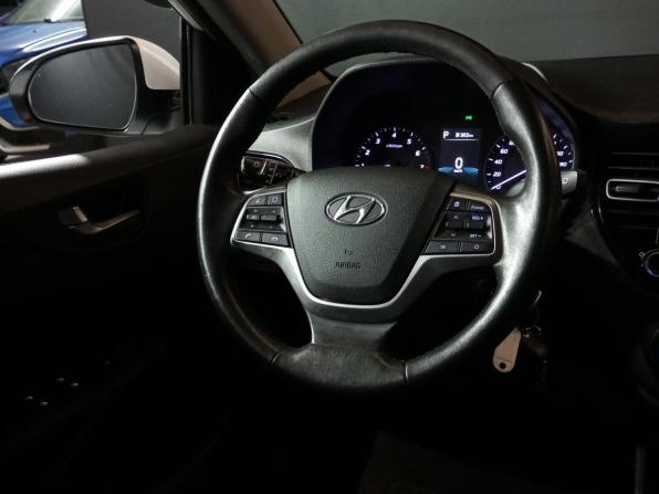 Hyundai Solaris II Рестайлинг с пробегом 2021 года, цена 1 199 000 рублей, 179754 км, седан, Автокод Объявления