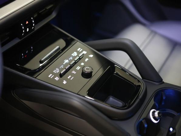 Porsche Cayenne III Рестайлинг с пробегом 2024 года, цена 15 950 000 рублей, 5253 км, внедорожник, Автокод Объявления