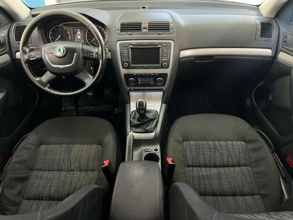 Skoda Octavia II (A5) Рестайлинг с пробегом 2012 года, цена 792 317 рублей, 199465 км, лифтбек, Автокод Объявления