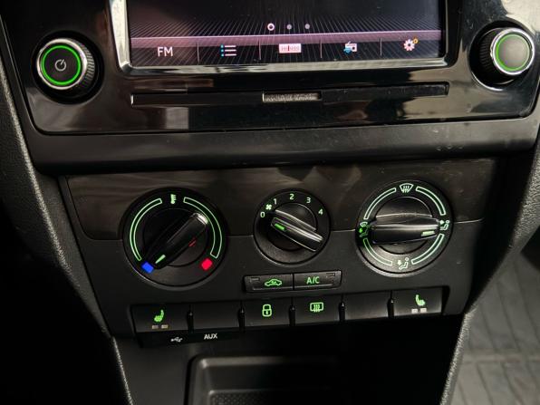Skoda Rapid I с пробегом 2017 года, цена 699 000 рублей, 248889 км, лифтбек, Автокод Объявления