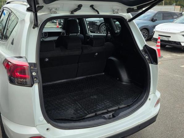 Toyota RAV4 IV (XA40) Рестайлинг с пробегом 2018 года, цена 2 235 000 рублей, 117001 км, внедорожник, Автокод Объявления