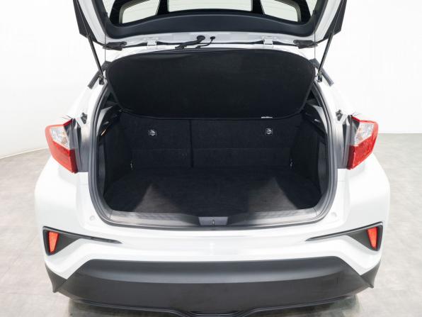 Toyota C-HR I с пробегом 2019 года, цена 1 900 000 рублей, 83000 км, внедорожник, Автокод Объявления