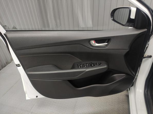 Hyundai Solaris II с пробегом 2017 года, цена 1 258 000 рублей, 86215 км, седан, Автокод Объявления