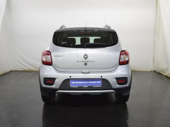 Renault Sandero II с пробегом 2015 года, цена 850 000 рублей, 99900 км, хэтчбек, Автокод Объявления